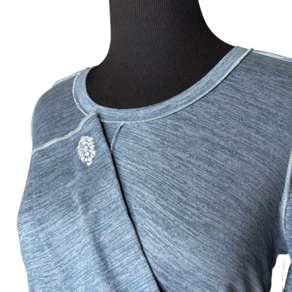 Free People FP Movement Right On Run Long Sleeve Shirt Black & Blue XSmall XS - Picture 15 of 15